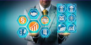 homem de terno e gravata com mãos estendidas segurando simbolos e graficos empresariais 